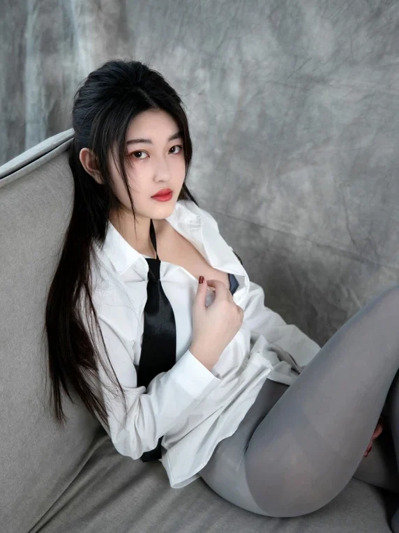 LD零度摄影 NO.112 兼职模特林微 [45P+39M]